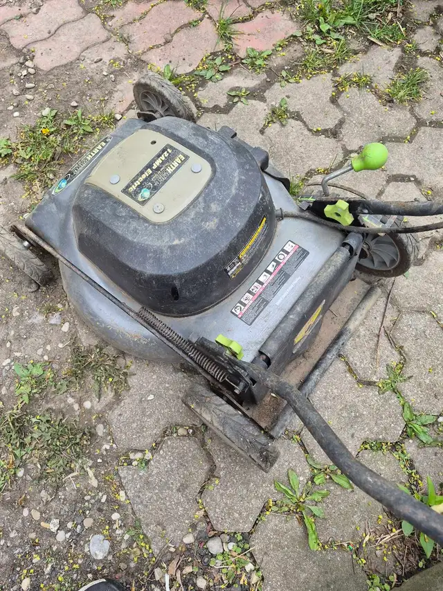 Electric lawn mower