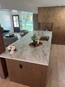 Lavish Granite White Countertop 437-522-8447