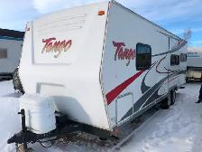 Travel trailer Pacific Coachworks Tango 26’