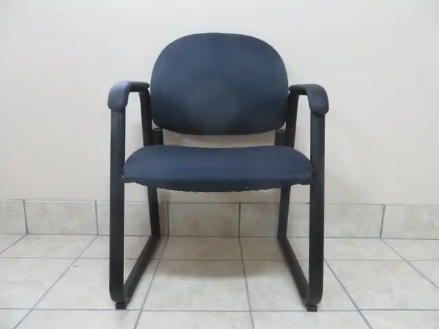 Waiting Room Chairs - Photo 3