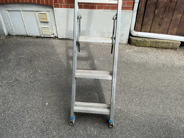 20 Ft. Aluminum Extension Ladder ! - Photo 2