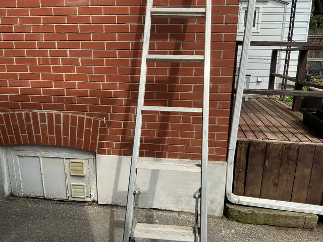 20 Ft. Aluminum Extension Ladder ! - Photo 3