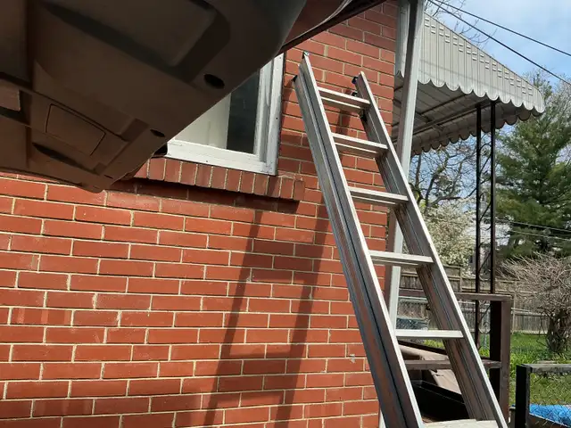 20 Ft. Aluminum Extension Ladder ! - Photo 5
