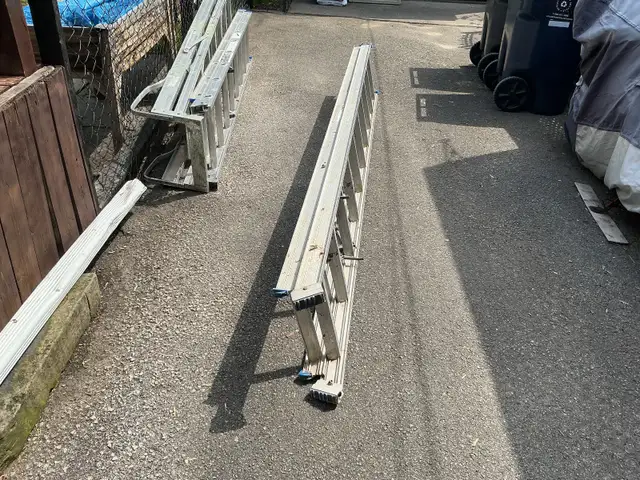 20 Ft. Aluminum Extension Ladder ! - Photo 6