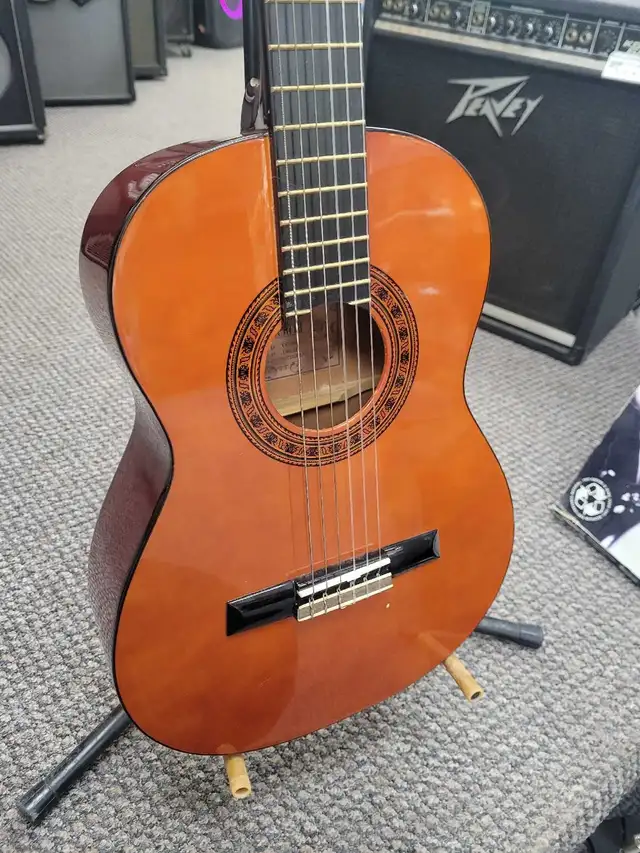 Valencia CG160H 3/4 Classical Guitar - Photo 2
