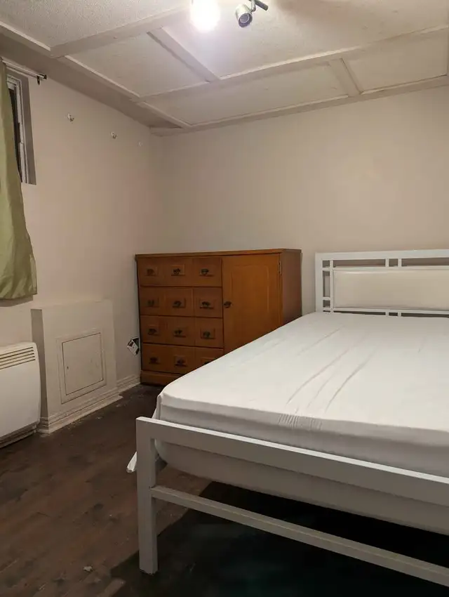 non smoking semi-base boy student room - metro angrignon now - Photo 2
