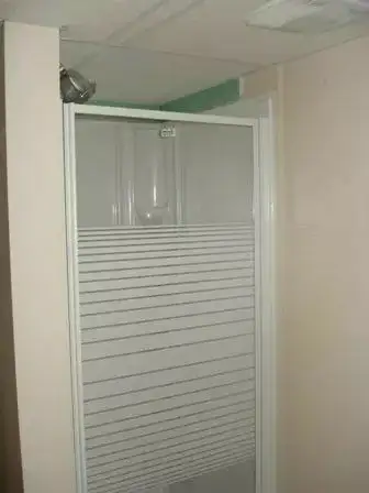 non smoking semi-base boy student room - metro angrignon now - Photo 5