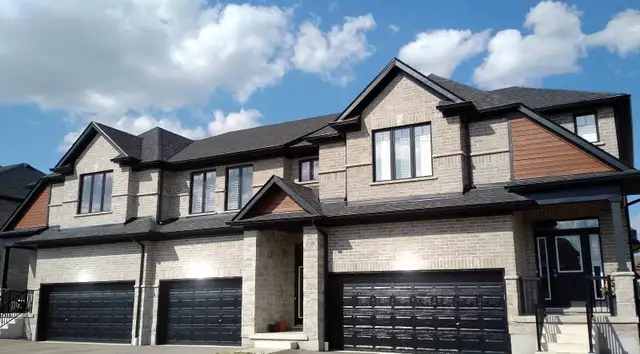 Spacious 3 bedroom 3 Bath Townhouse for Rent - Photo 2