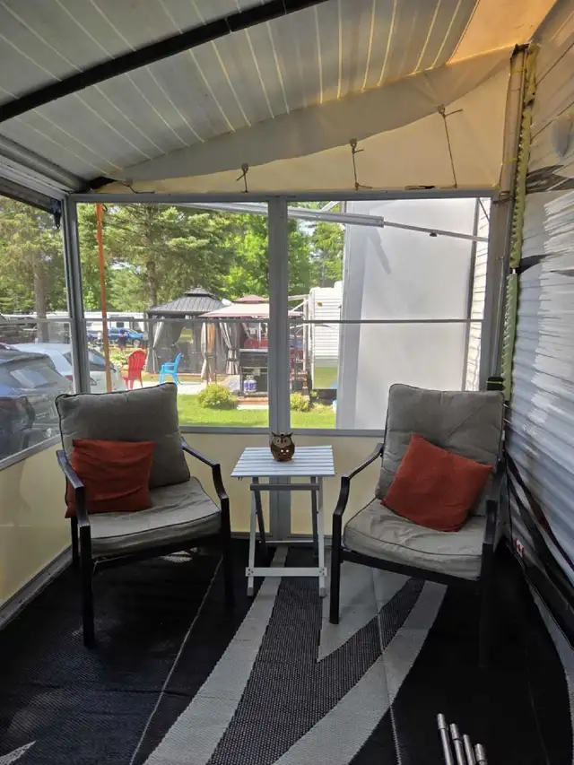 2014 - 40 ft trailer Jayflight Camping Val-des-Bois, Quebec - Photo 4