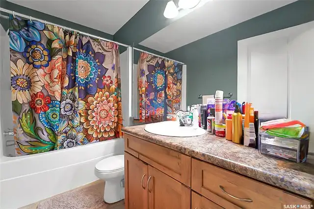 Family-Friendly 3 Bed Home Near Schools & Shopping - Photo 10