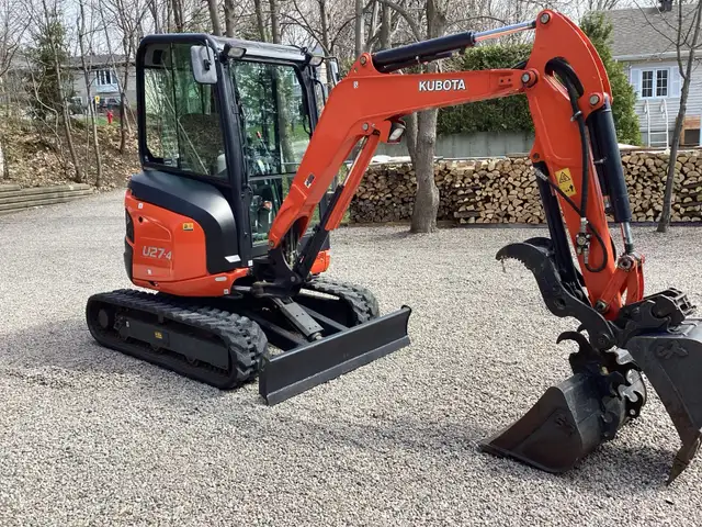 Pelle mécanique Kubota U27-4
