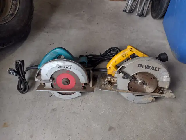 1 Scie circulaire DEWALT  8''1/2 et 1 scie circulaire MAKITA 7''