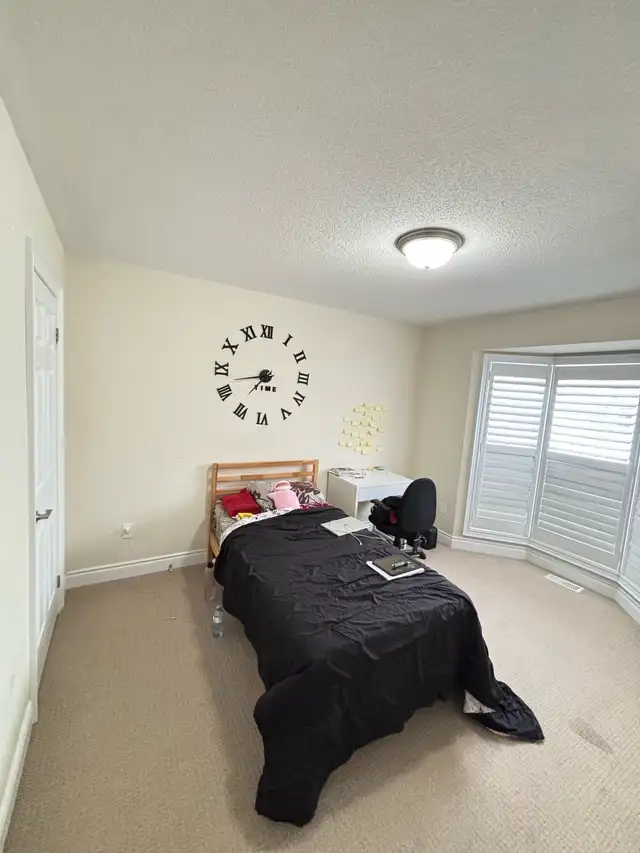 1 bedroom available from June 1