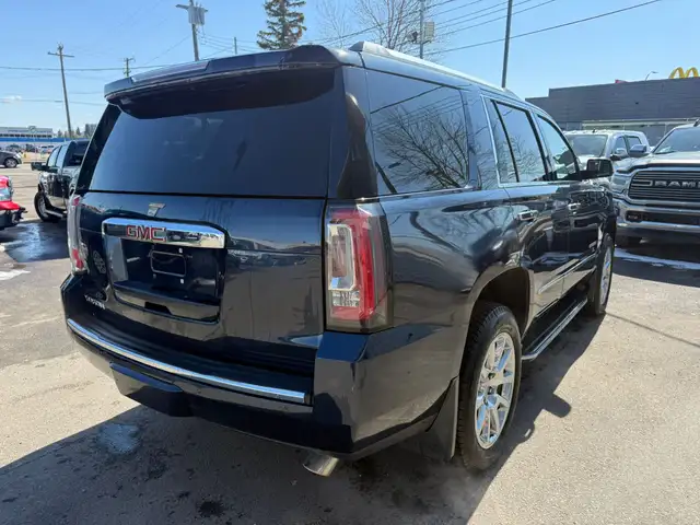 2017 GMC Yukon DENALI 4X4 / 6.2L - Photo 4