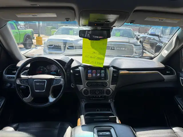 2017 GMC Yukon DENALI 4X4 / 6.2L - Photo 11