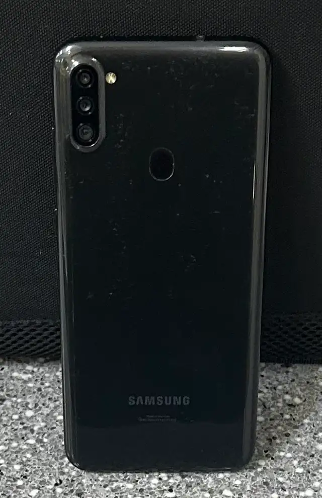 Samsung A11 Cell Phone - Photo 3