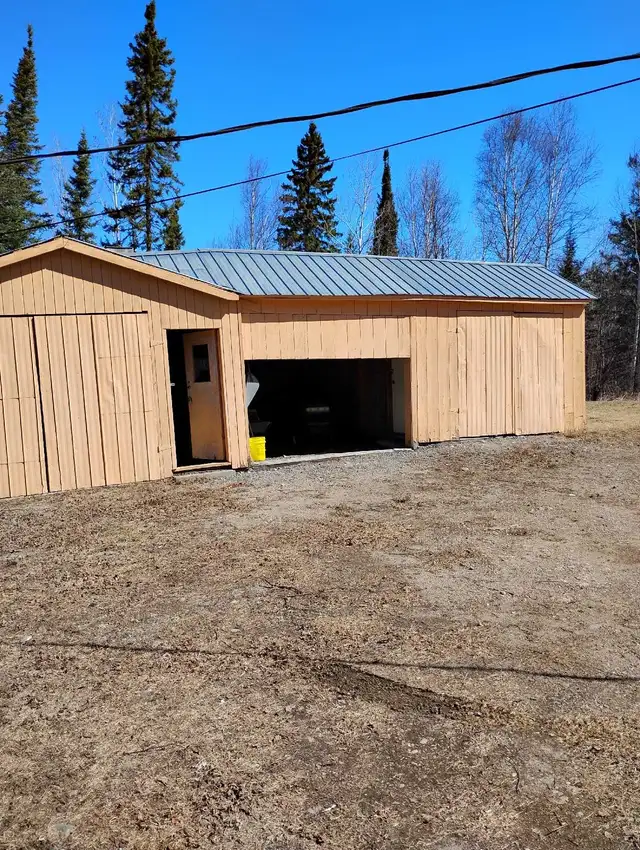 beautiful property for rent (with house and garage)