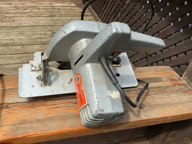 CHEAP CHEAP Black & Decker 7 1/4 inch Circular Saw ! - Photo 2