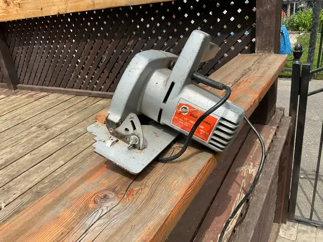 CHEAP CHEAP Black & Decker 7 1/4 inch Circular Saw ! - Photo 5
