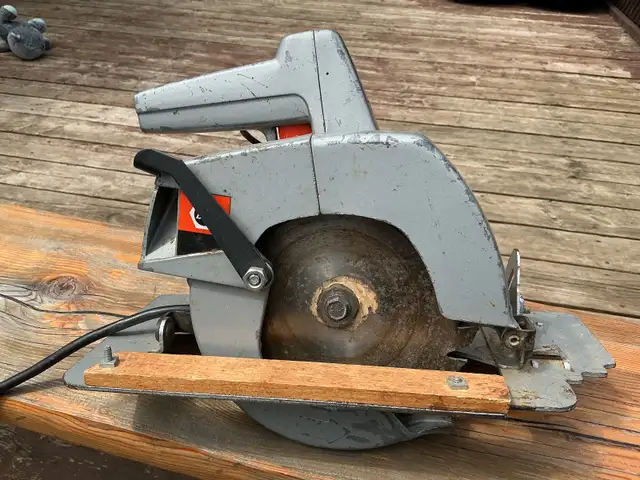 CHEAP CHEAP Black & Decker 7 1/4 inch Circular Saw ! - Photo 6