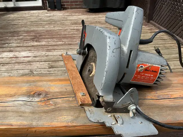 CHEAP CHEAP Black & Decker 7 1/4 inch Circular Saw ! - Photo 7