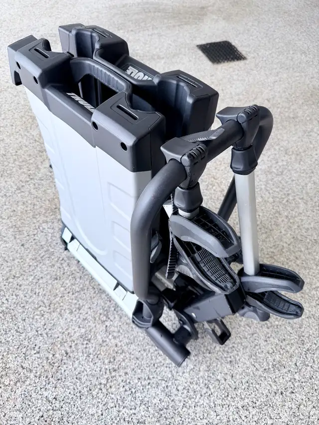Thule Bike Rack - Photo 8