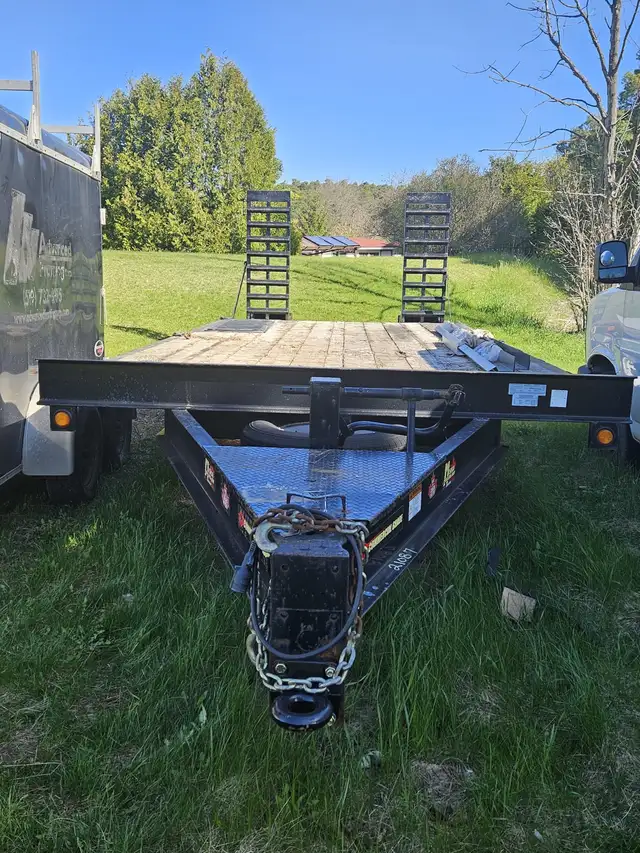 2020 Miska Flatbed - Photo 2
