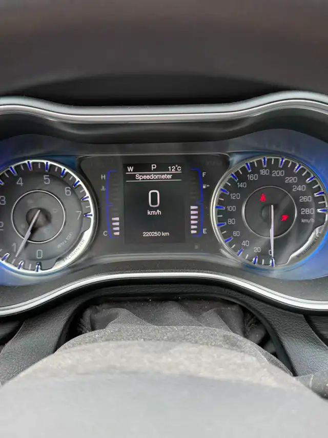 2015 Chrysler 200 LX  AS IS SELL $4999 - Photo 4
