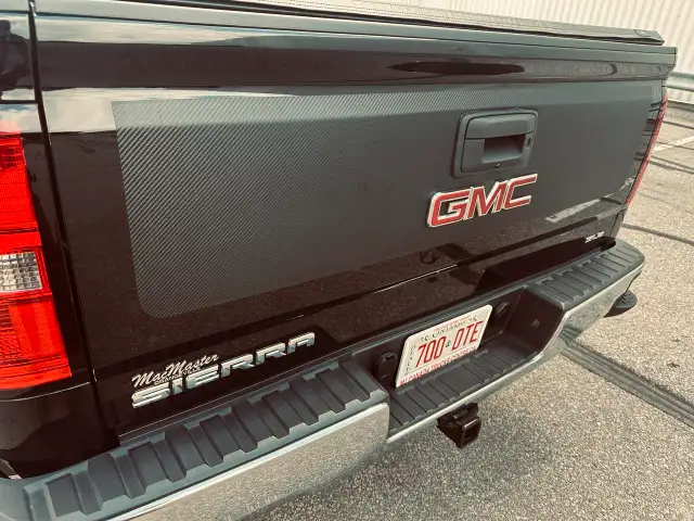 2015 GMC Sierra 1500 CREW CAB SLE TRIPLE BLACK - MORE GM TRUCKS - Photo 13