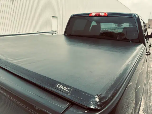 2015 GMC Sierra 1500 CREW CAB SLE TRIPLE BLACK - MORE GM TRUCKS - Photo 16