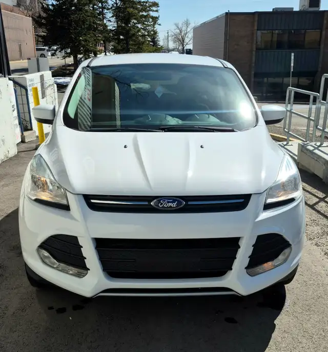 2015 Ford Escape SE - Photo 2