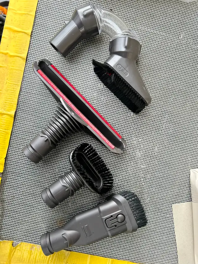 DYSON  upright vacuum c/w accessories (works well) - Photo 5