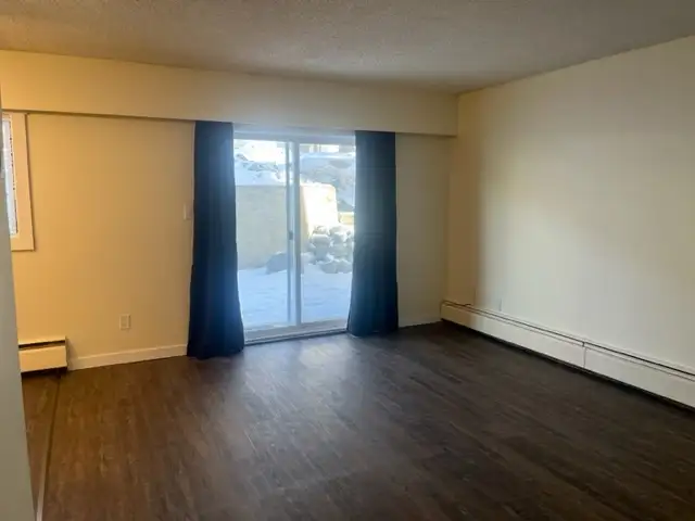 Cranbrook Two Bedroom Townhouse For Rent - Photo 2