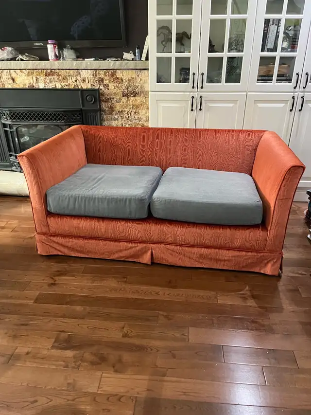 Confortable Loveseat,  2 seater sofa for sale