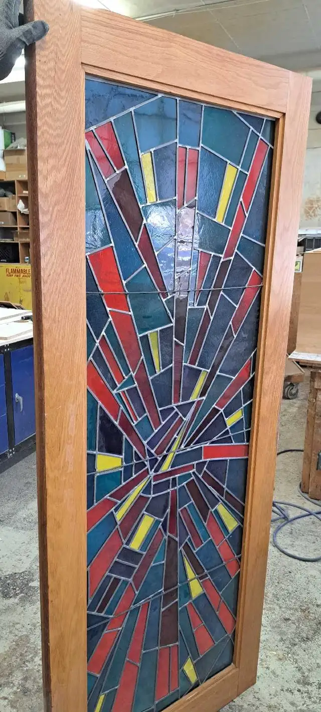Porte avec vitraille