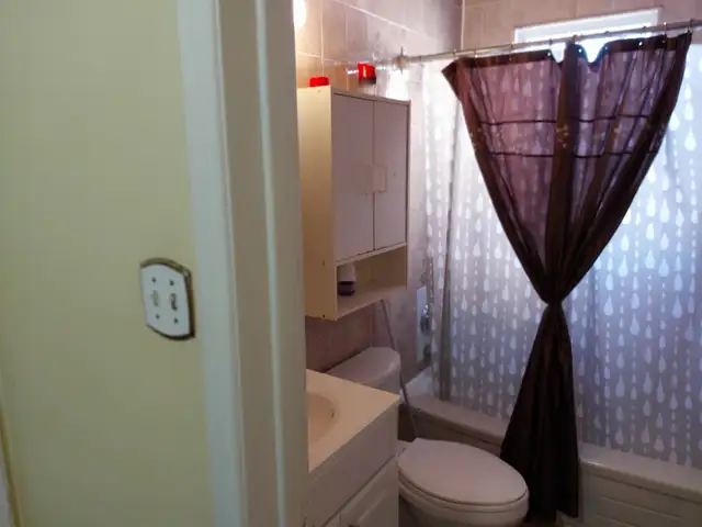 Room For Rent - Photo 6