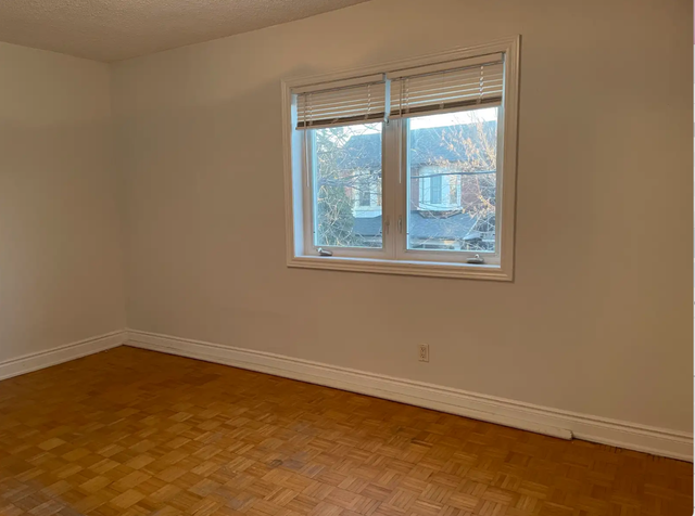 2 1 Bedroom Apartment Near Ossington Subway (Can Be 3 Bedrooms) - Photo 5
