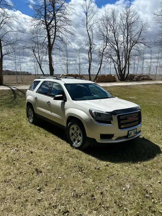 2015 GMC Acadia - Photo 2
