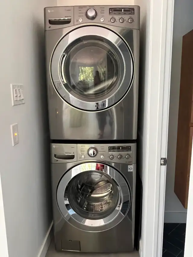 3 1/2 meublé lumineux haut de gamme Rosemont - Photo 8