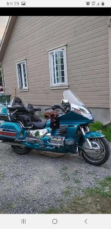 Moto Goldwing 1992 à vendre 3000$! Négociable !