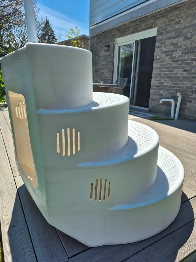 Wedding Cake Pool Stairs - Photo 3