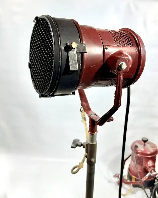 Mole-Richardson Teenie-Mole Studio Lights with Stands & Accessor - Photo 4