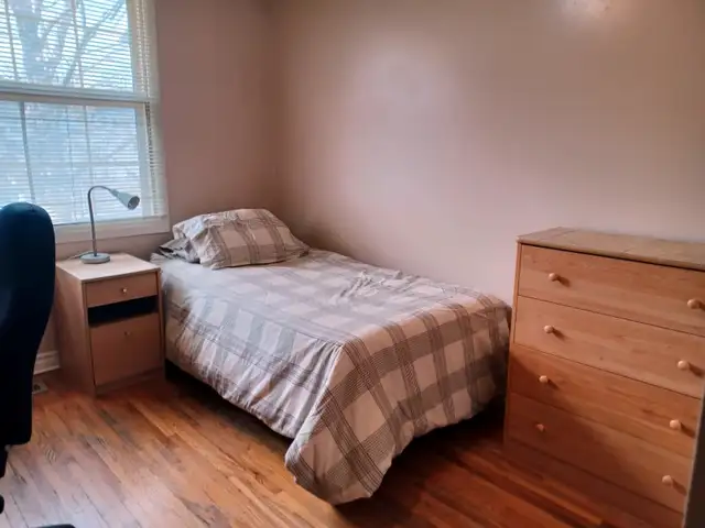 Room For Rent  Ottawa       $825. 1 June - Photo 2