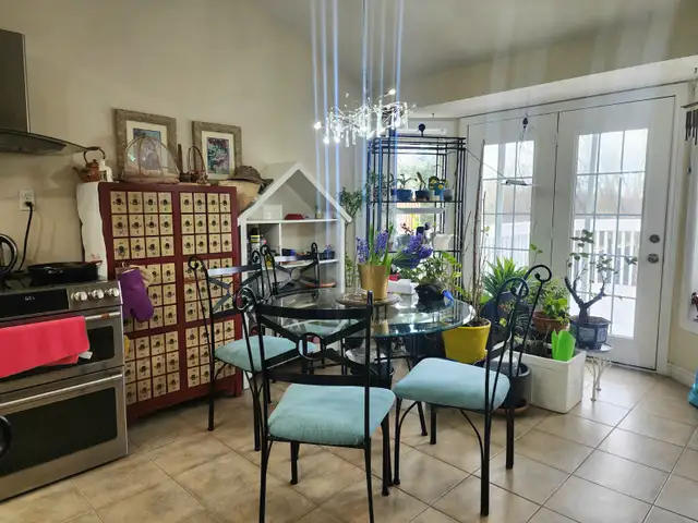 One bedroom in the house in Guelph Southend $900/M inclusive - Photo 4