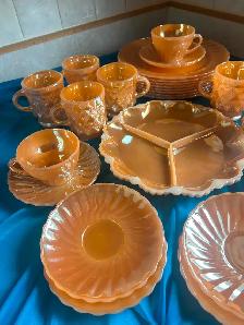 Rare find Vintage Anchor Hocking Fire King peach dinnerware - Photo 4