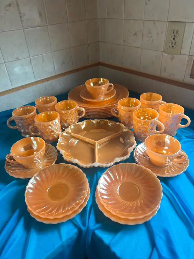Rare find Vintage Anchor Hocking Fire King peach dinnerware - Photo 6
