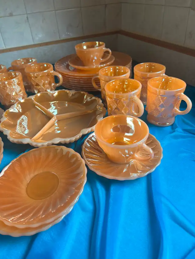 Rare find Vintage Anchor Hocking Fire King peach dinnerware - Photo 7