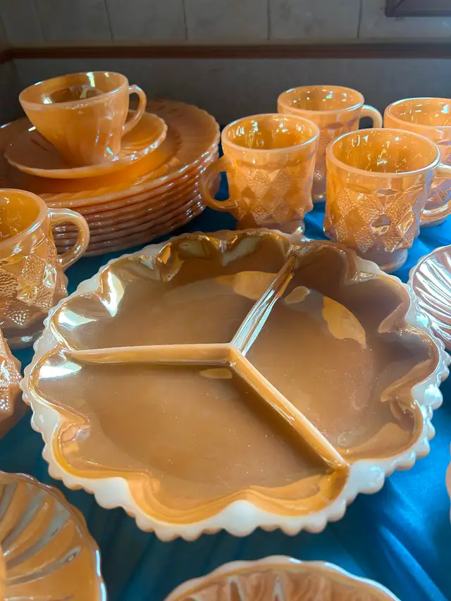 Rare find Vintage Anchor Hocking Fire King peach dinnerware - Photo 8
