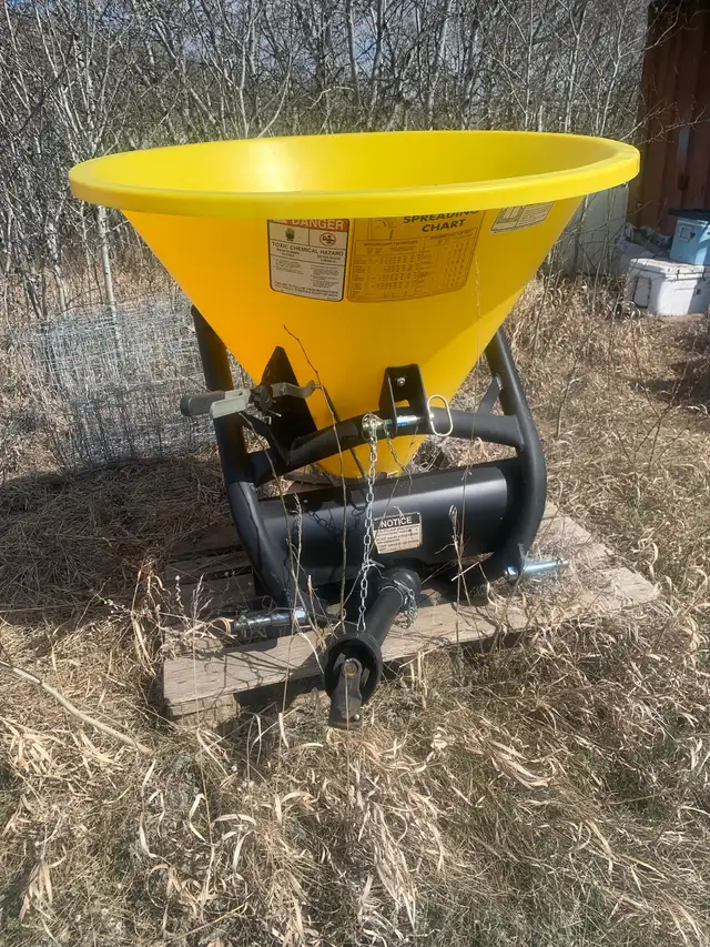 BROADCAST SPREADER (LAND PRIDE FSP700)