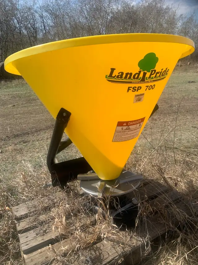 BROADCAST SPREADER (LAND PRIDE FSP700) - Photo 2